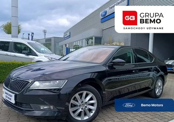 skoda Skoda Superb cena 99900 przebieg: 121100, rok produkcji 2019 z Szczecin